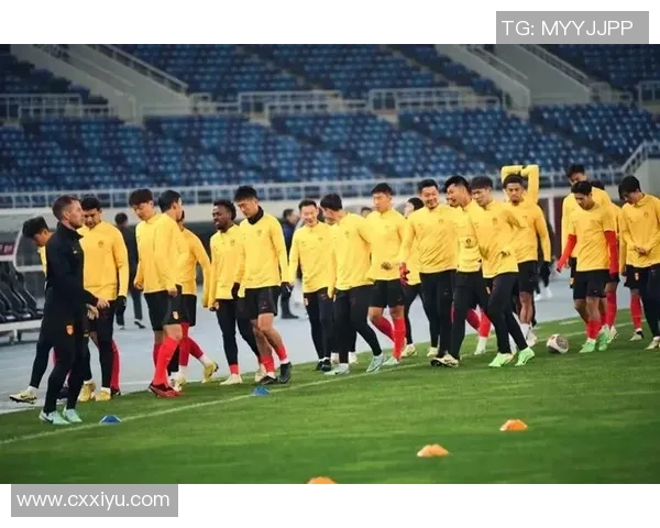 南京足球队灵活性探讨：如何在战术与团队协作中实现突破与创新