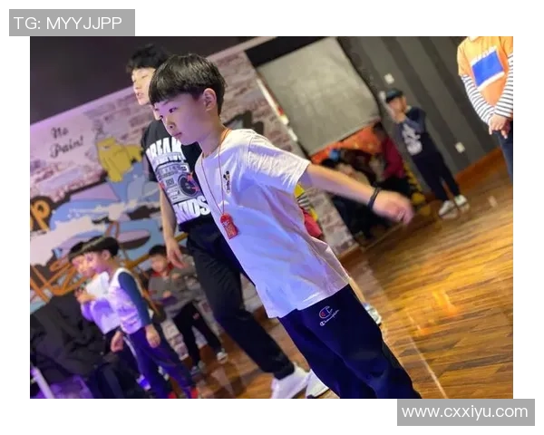 南京街舞队创新高引领街舞意识排名新潮流展现青春活力与团队精神